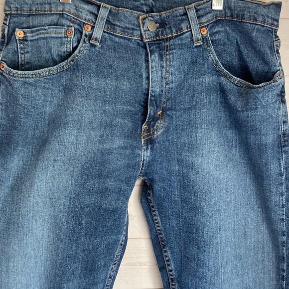 Levi’s 559 Red Tab Size 36X32 Medium Wash Straight Leg Jeans - Picture 3 of 10